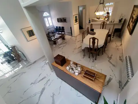 Casa 5 ambientes con 4 baños