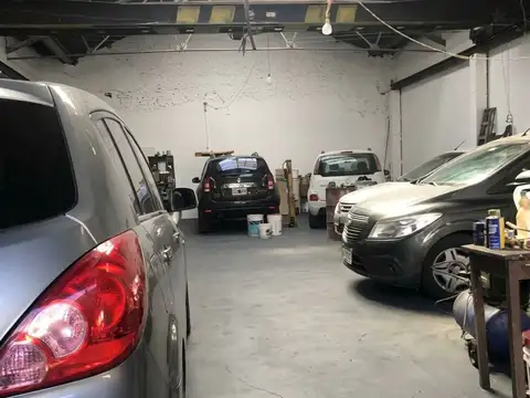 VENTA DE GALPON CON GRUA Y DEPTO 3AMB EN POMPEYA