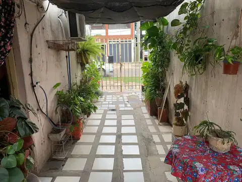 Casa 2 ambientes con 1 baño