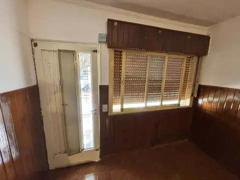 Casa 2 ambientes con 1 baño