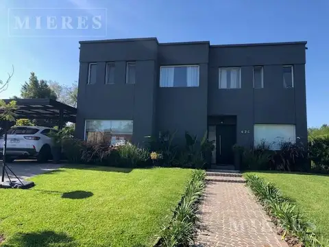Casa 4 ambientes con 3 baños