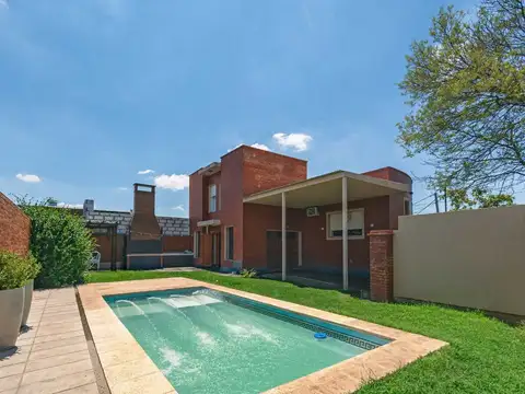 Casa en Venta con 1 cochera