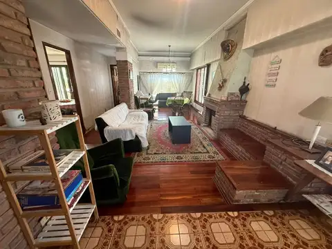 Casa 4 ambientes con 4 baños