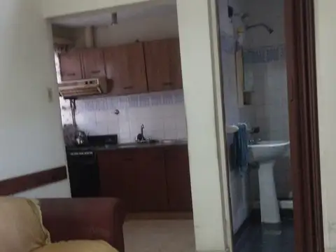 Local + Dpto. 2 amb. Patio y Terraza.