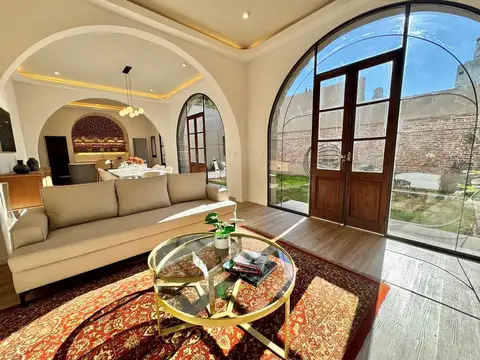 VENTA Casa de 4 dormitorios con Pileta, Parrillero y Cochera. Lourdes, Rosario