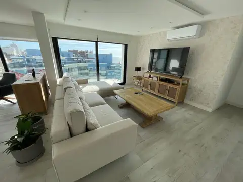 Departamento en Venta con 3 cocheras