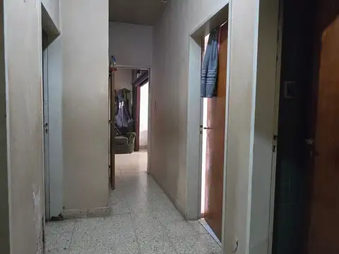 VENDE CASA 4 DORMITORIOS ALBERDI 823, NEUQUEN