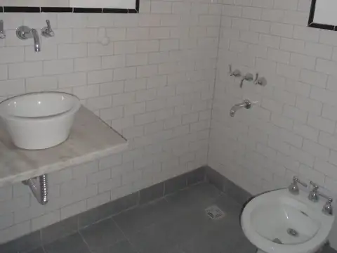 Alquiler MUY AMPLIO DEPARTAMENTO TIPO LOFT APTO PROFESIONAL CASEROS CENTRO