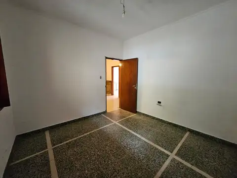 Corrientes al 800, casi calle Copahue