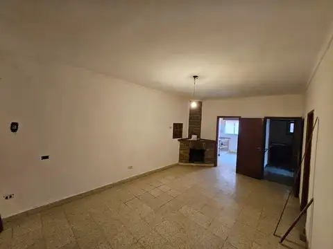 Casa 4 ambientes con 1 baño