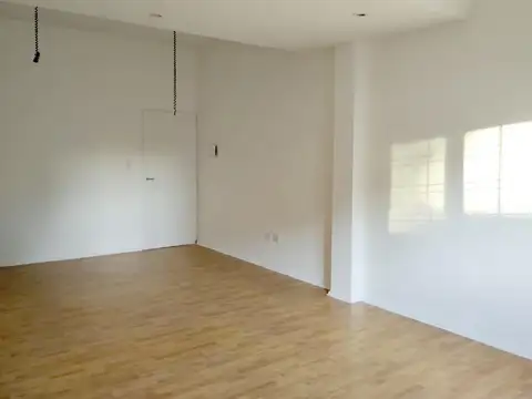 Oficina en Alquiler en Villa Ballester, $ 355.000