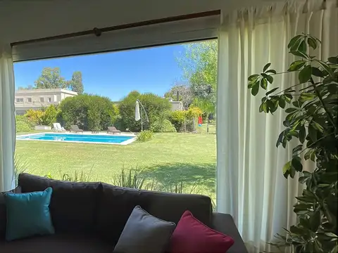 Casa 5 ambientes con 3 baños