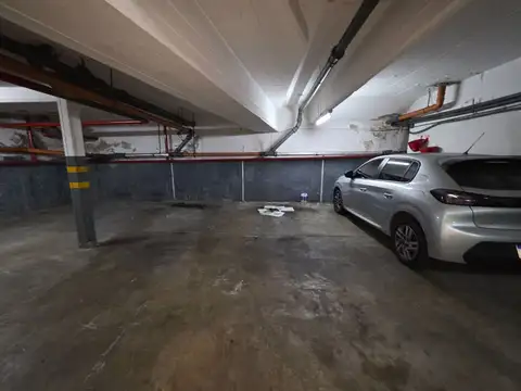VENTA ESPACIO GUARDA COCHE - AMPLIO - VILLA LURO