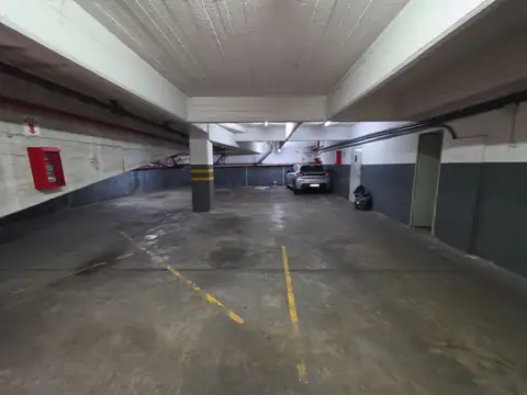 VENTA ESPACIO GUARDA COCHE - AMPLIO - VILLA LURO