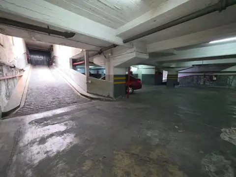 VENTA ESPACIO GUARDA COCHE - AMPLIO - VILLA LURO