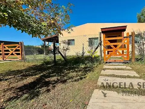 Casa 4 ambientes con 2 baños