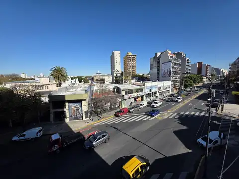 Departamento en Alquiler en Coghlan, $ 650.000