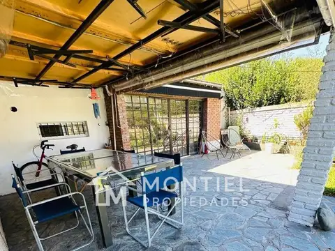 Casa en Venta con 3 cocheras