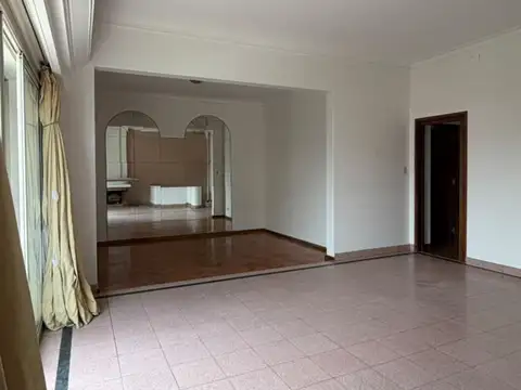 Depto Tipo Casa en Venta con 1 cocheras