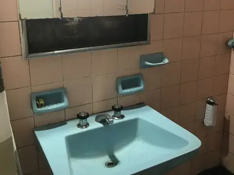 EL CHIRIPA 1050 E/GONZALEZ