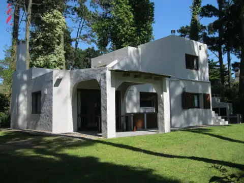 Casa en Alquiler en Pinares, USD 6.600