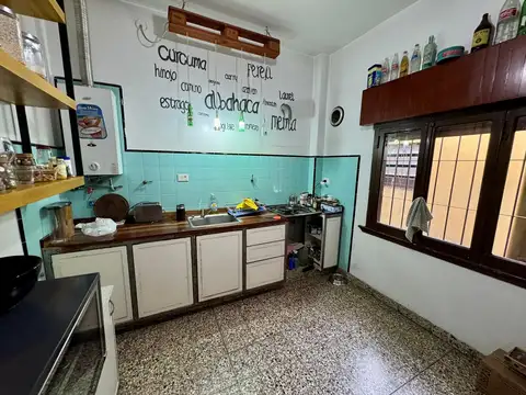Casa en Venta con 3 cocheras