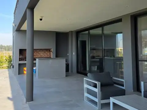Casa en Venta en La Alameda, USD 450.000
