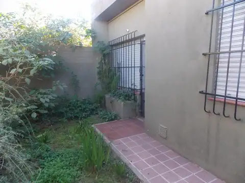 VENTA  CASA DE 2 DORMITORIOS PATIO CON PARRILLA ALQUILADO