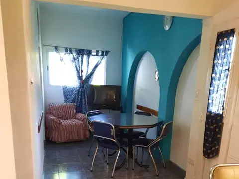 Casa 4 ambientes con 2 baños