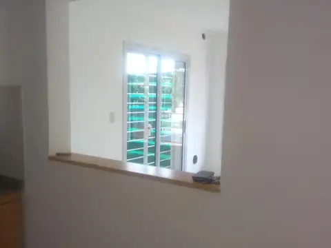 Casa en Alquiler con 2 cocheras
