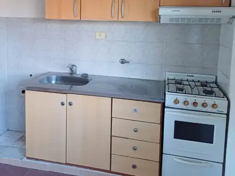 Departamento en Alquiler en Villa Dominico, $ 350.000