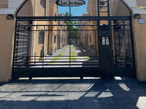 Hermoso triplex en complejo "Los Jardines"