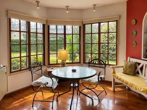 Casa 6 ambientes con 3 baños