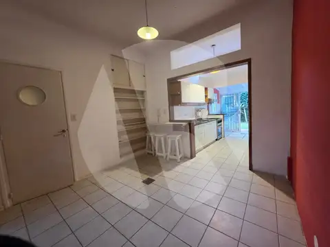 Casa en dos plantas con patio y terraza en Belgrano R