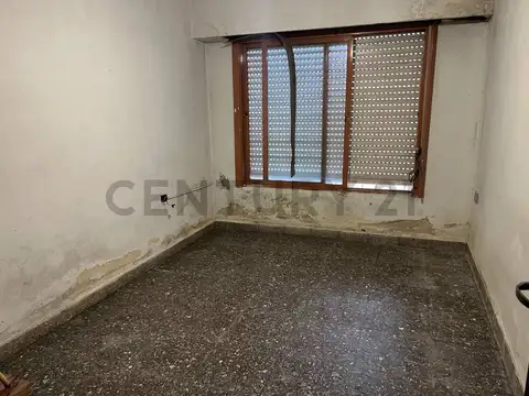 Marqués de Avilés entre Aristóbulo del Valle e Hipólito Yrigoyen. Casa en venta de 3 dormitorios, En