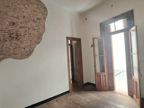 Depto Tipo Casa 10 ambientes con 2 baños