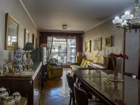 VENTA DPTO 5 AMB + DEPENDENCIA EN FLORES APTO CRÉDITO
