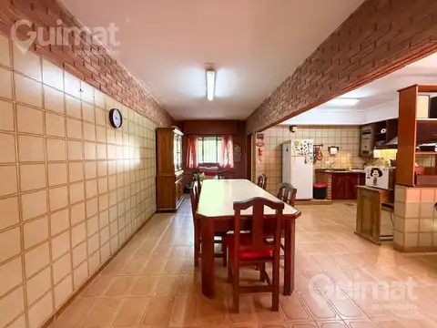 Casa en venta - Mariano Acha al 2100, entre las calles Mendoza y Juramento.