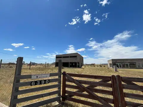 Moderna casa a terminar Altos de