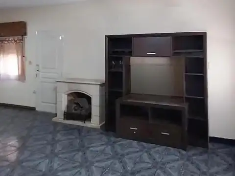 Casa en Alquiler en Parque San Martín, $ 650.000