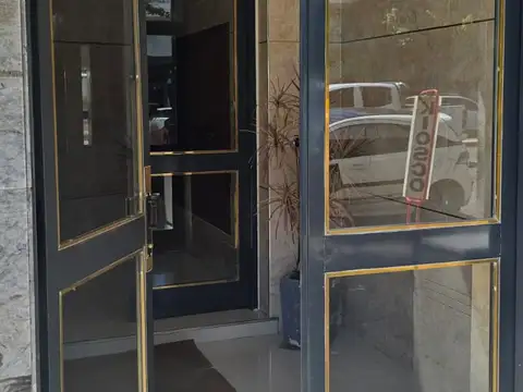 VENTA DEPARTAMENTO AV. 7 CON COCHERA