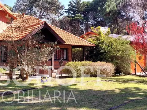 Casa 2 ambientes con 2 baños