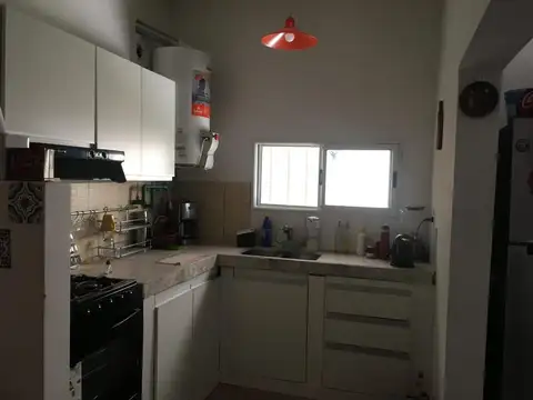 Casa 3 ambientes en venta con garaje y patio