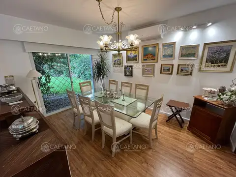 Casa 5 ambientes con 3 baños