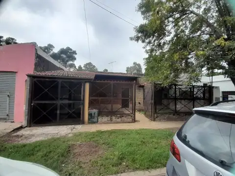 Casa + local en Venta en Derqui