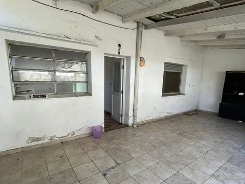 PH en  alquiler de 3 ambientes con patio y espacio guardacoche - Villa Dominco