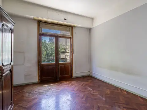 av varela 100 , Piso 2