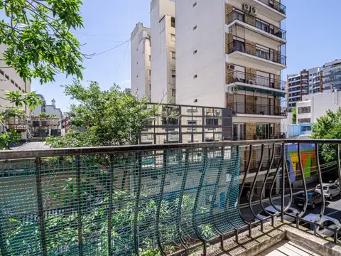 av varela 100 , Piso 2