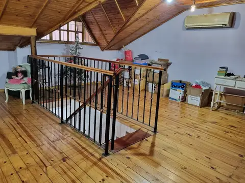 Casa 5 ambientes con 3 baños