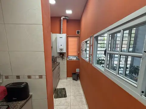 LOCAL CON DEPOSITO Y VIVIENDA LA PATERNAL